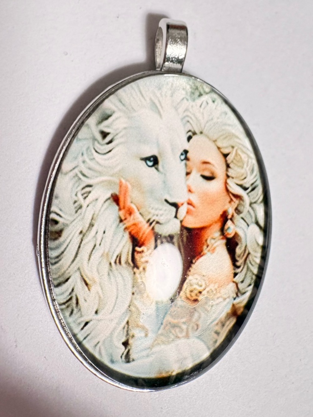 White Lioness Portrait Oval Pendant Necklace - Women Jewelry